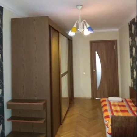 3- Х Комнатная Квартира В Центре Rivne Exterior photo